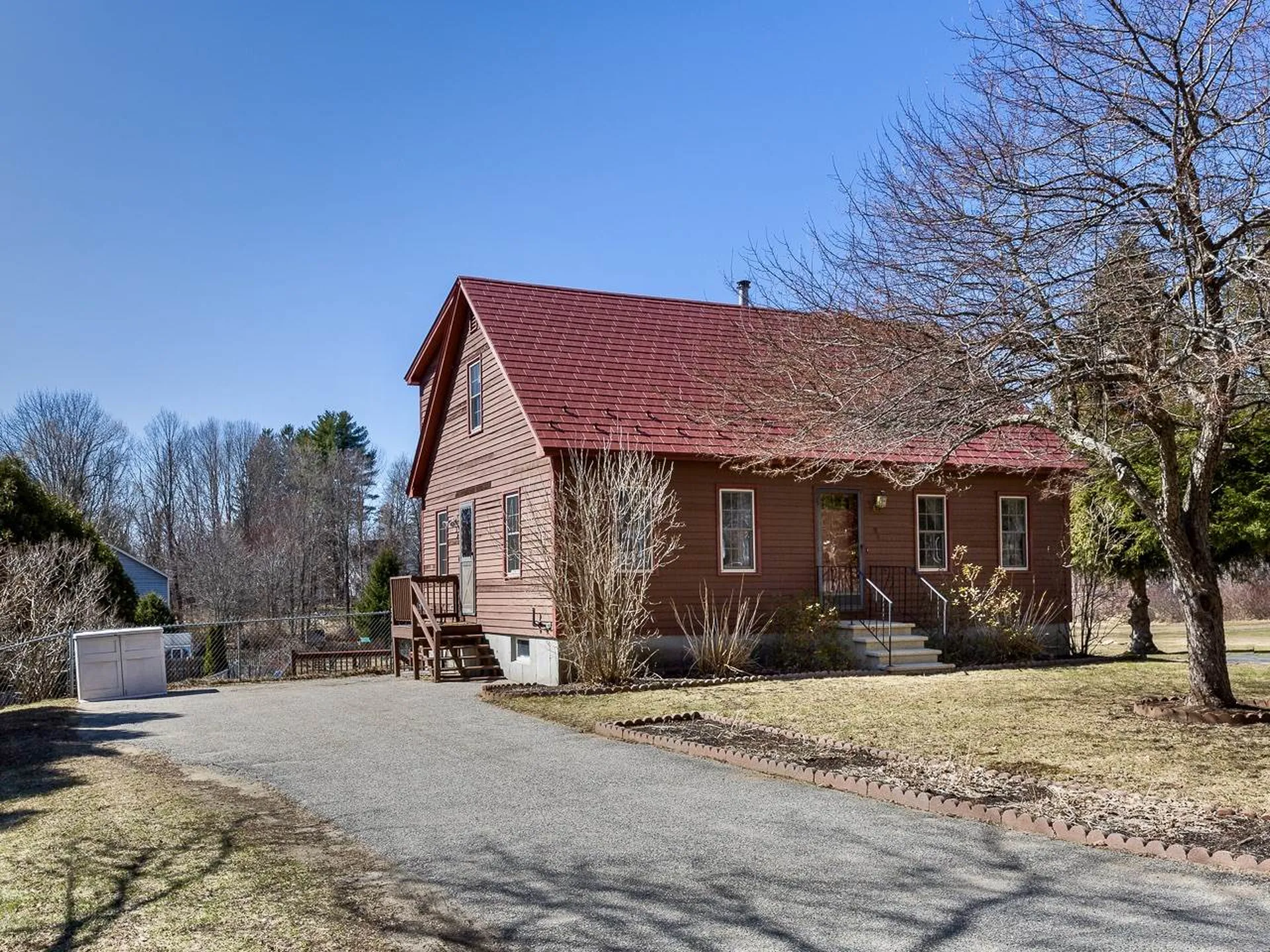 94 Elm Street Epping NH 03042