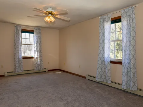 94 Elm Street Epping NH 03042
