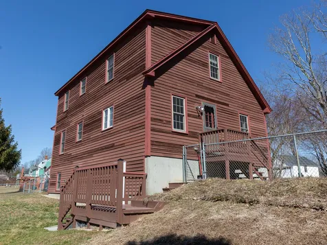 94 Elm Street Epping NH 03042