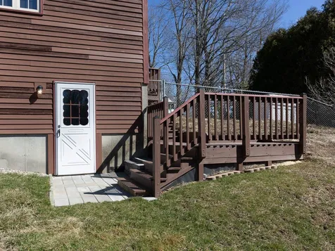 94 Elm Street Epping NH 03042