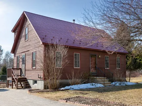 94 Elm Street Epping NH 03042