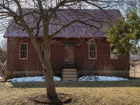 94 Elm Street Epping NH 03042