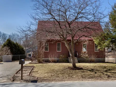 94 Elm Street Epping NH 03042