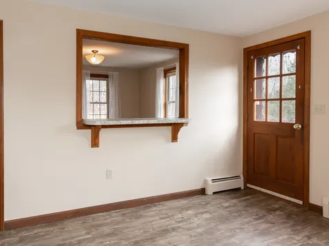 94 Elm Street Epping NH 03042