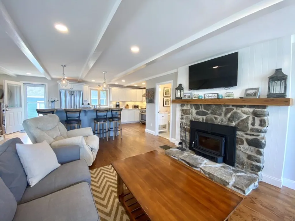 123 Weirs Road Gilford NH 03249