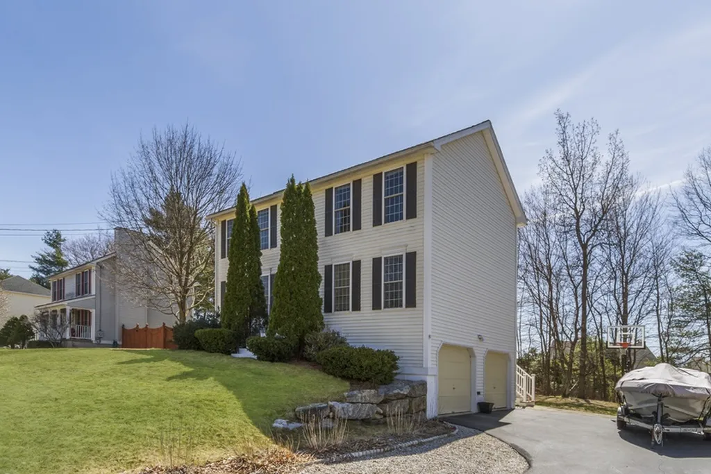 48 Independence Lane Manchester NH 03104