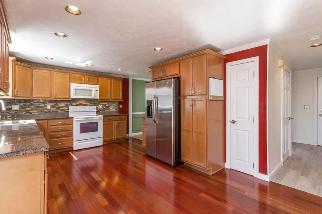 48 Independence Lane Manchester NH 03104