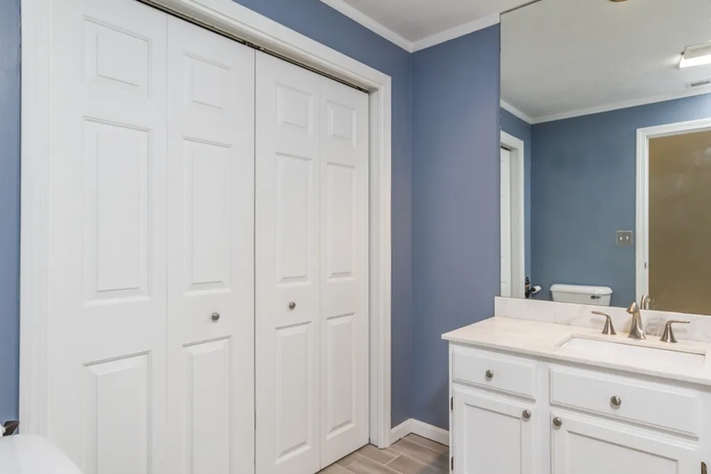 48 Independence Lane Manchester NH 03104