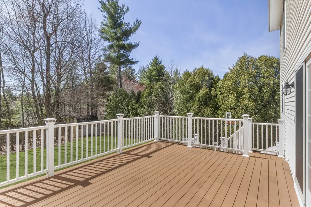 48 Independence Lane Manchester NH 03104