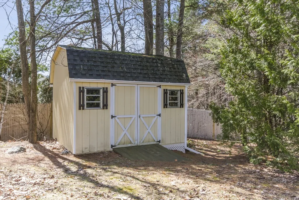 48 Independence Lane Manchester NH 03104