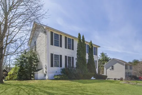 48 Independence Lane Manchester NH 03104
