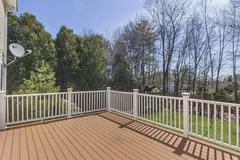 48 Independence Lane Manchester NH 03104