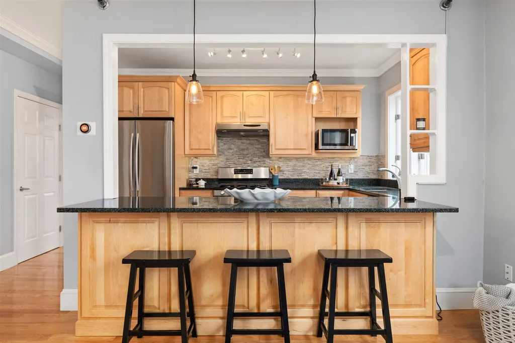 525 Maplewood Avenue Portsmouth NH 03801