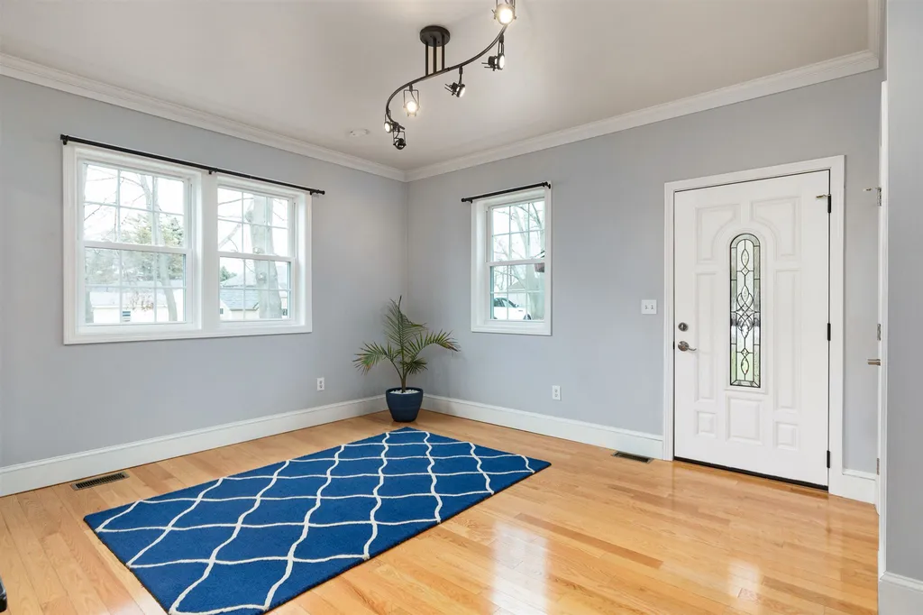 525 Maplewood Avenue Portsmouth NH 03801
