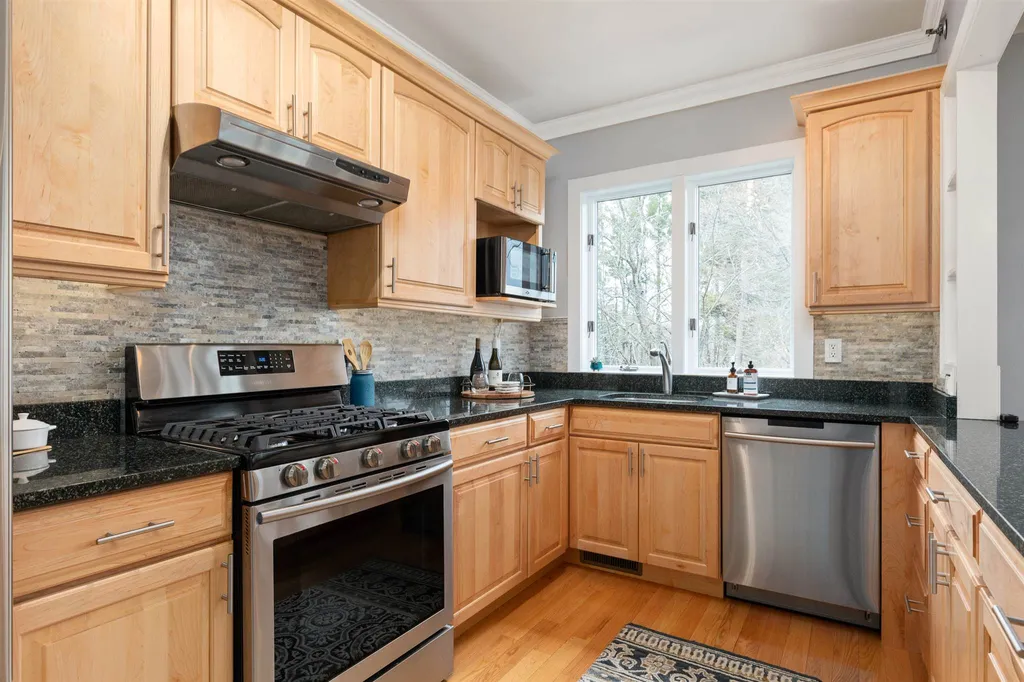 525 Maplewood Avenue Portsmouth NH 03801