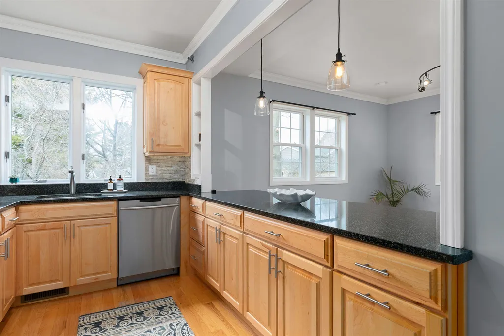 525 Maplewood Avenue Portsmouth NH 03801