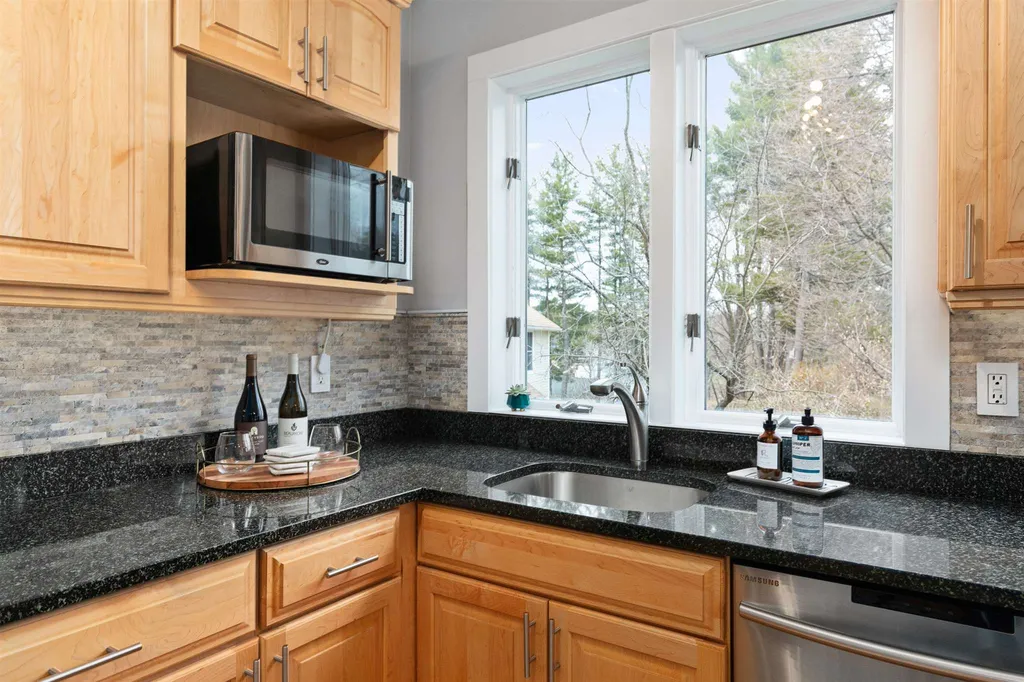 525 Maplewood Avenue Portsmouth NH 03801