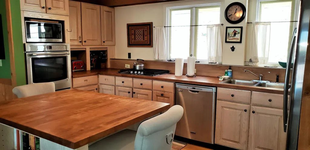 228 Top Of The Valley Road Fayston VT 05660