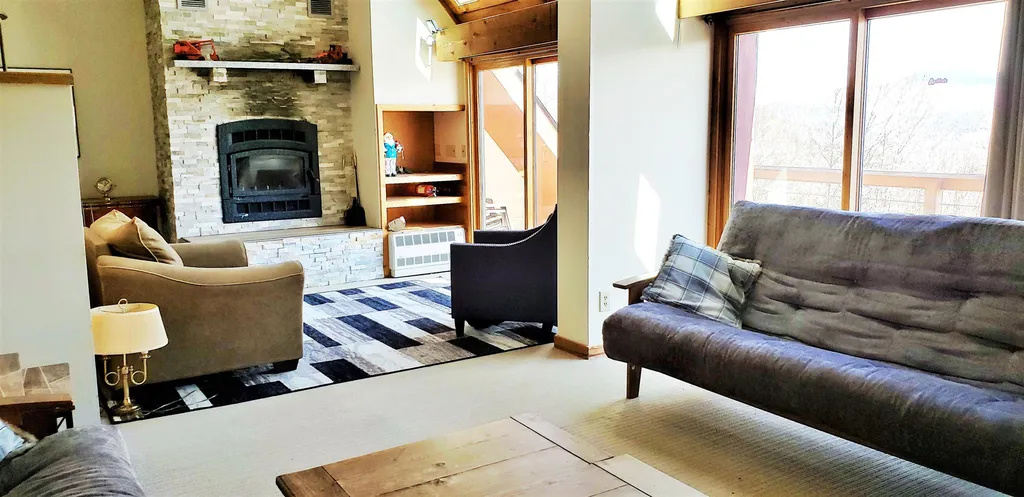 228 Top Of The Valley Road Fayston VT 05660