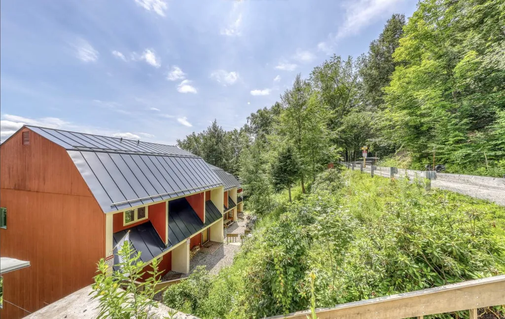228 Top Of The Valley Road Fayston VT 05660
