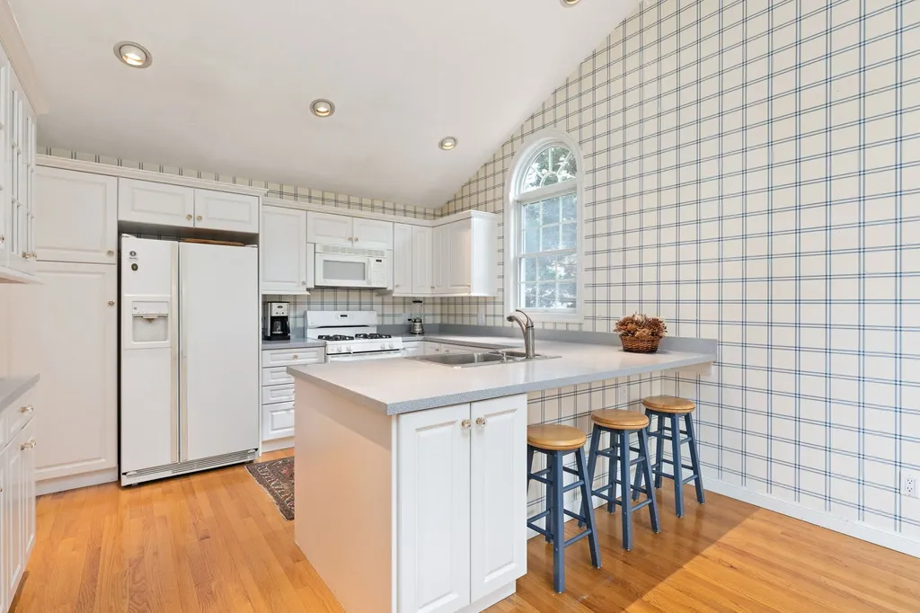 7 Old Bay Road New Castle NH 03854