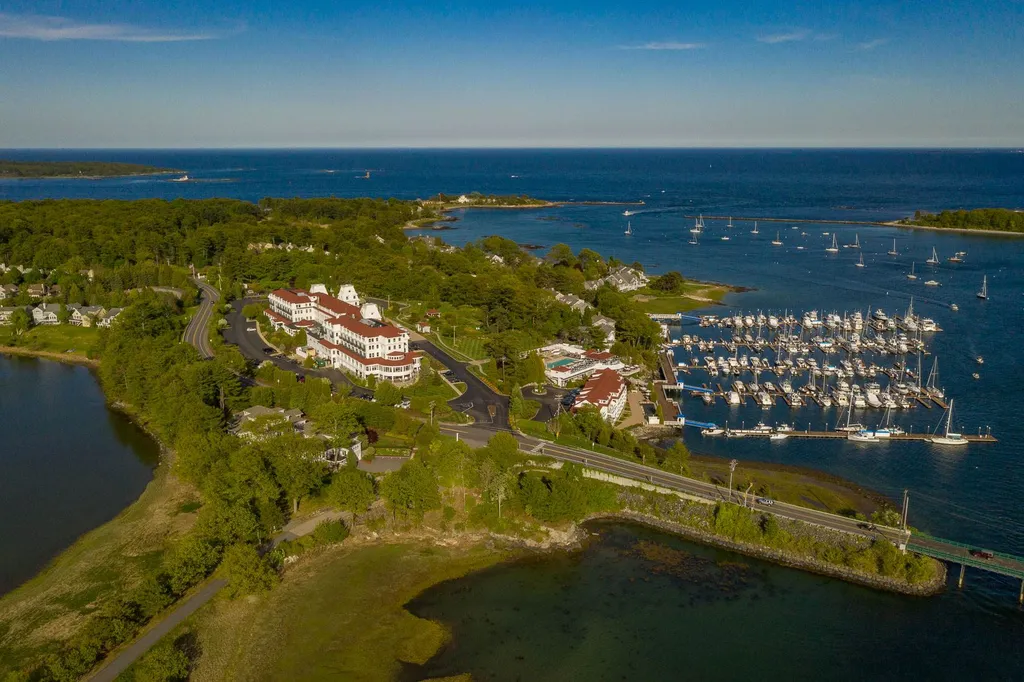 7 Old Bay Road New Castle NH 03854