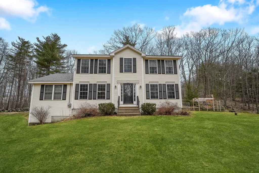141 Martin Road Weare NH 03281
