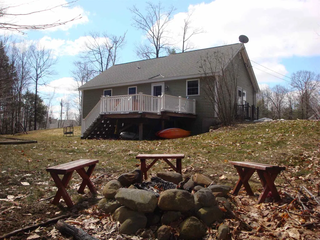 14 Keneval Avenue Boscawen NH 03303
