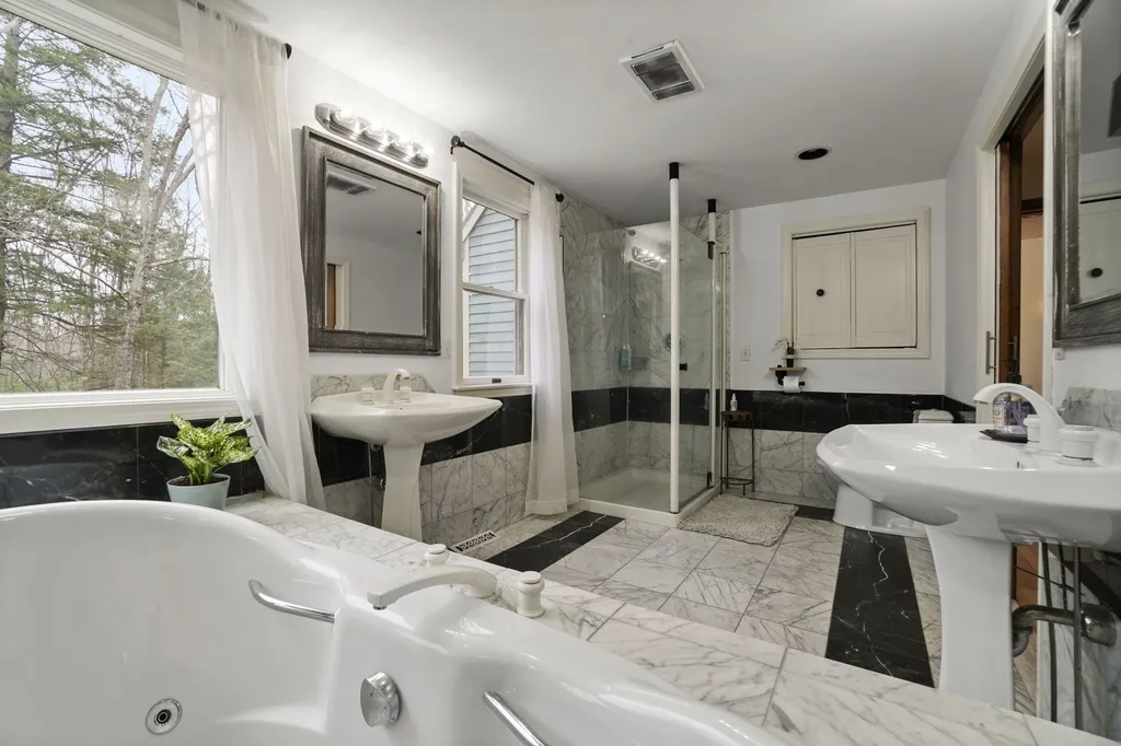 44 Buckridge Drive Amherst NH 03031
