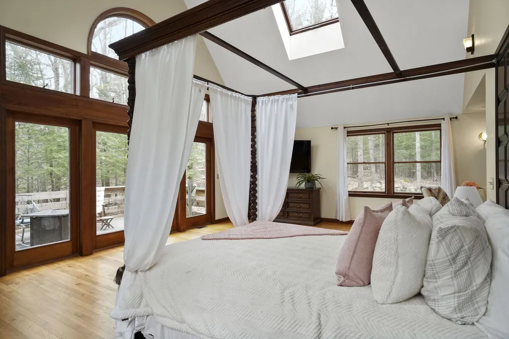 44 Buckridge Drive Amherst NH 03031