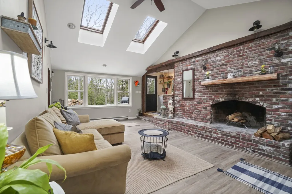 44 Buckridge Drive Amherst NH 03031