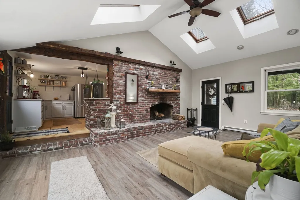 44 Buckridge Drive Amherst NH 03031