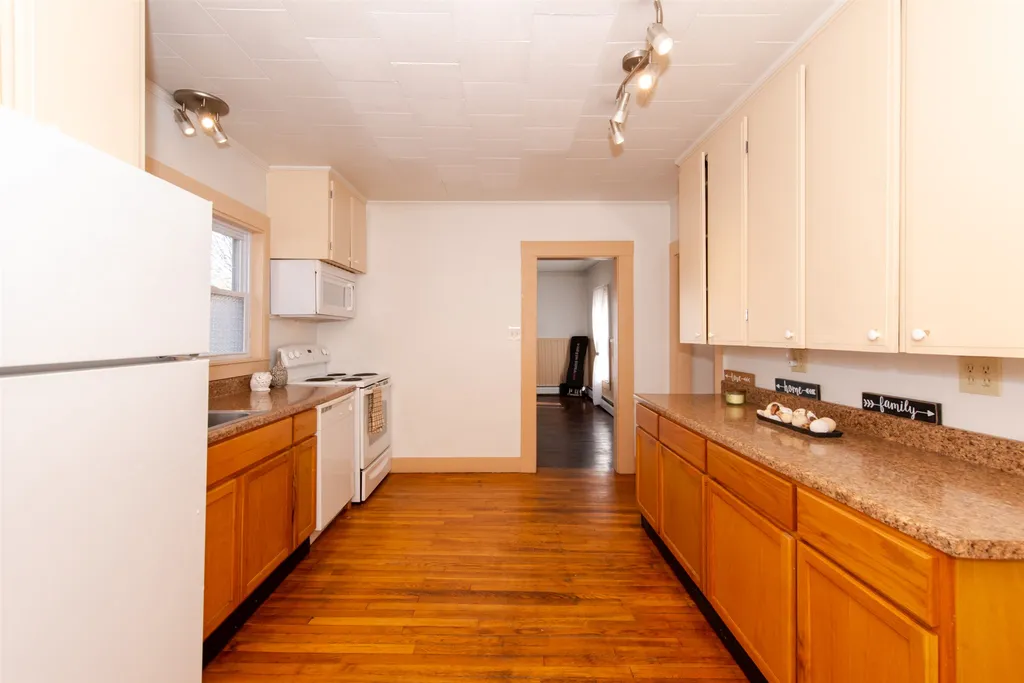 39 Bay Road Farmington NH 03835