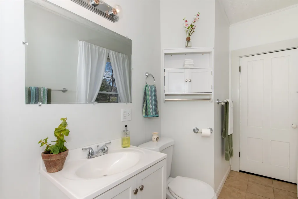 39 Bay Road Farmington NH 03835