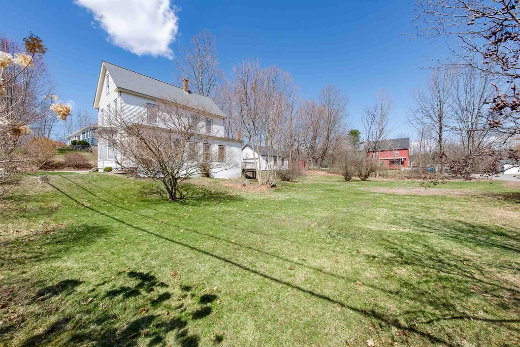 39 Bay Road Farmington NH 03835