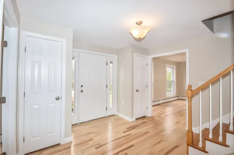 78 Hitching Post Lane Bedford NH 03110