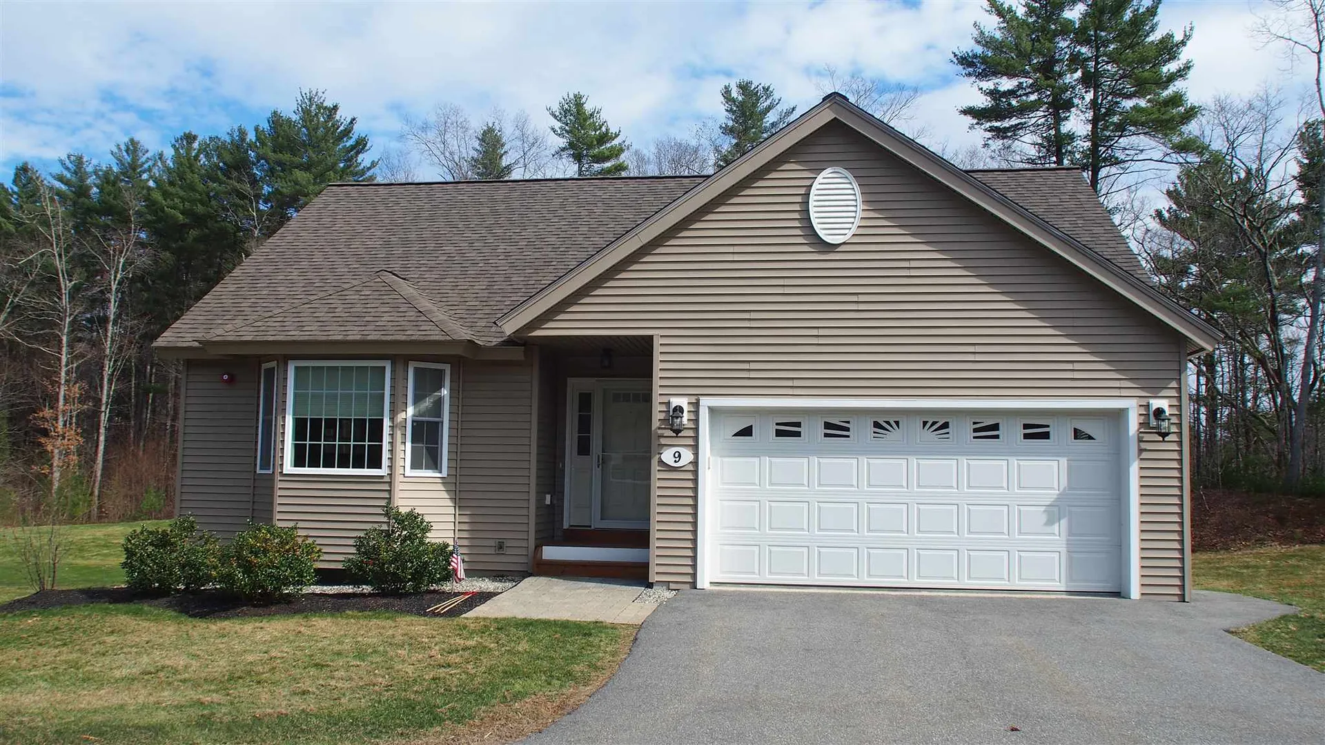 9 Balsam Way Newton NH 03858