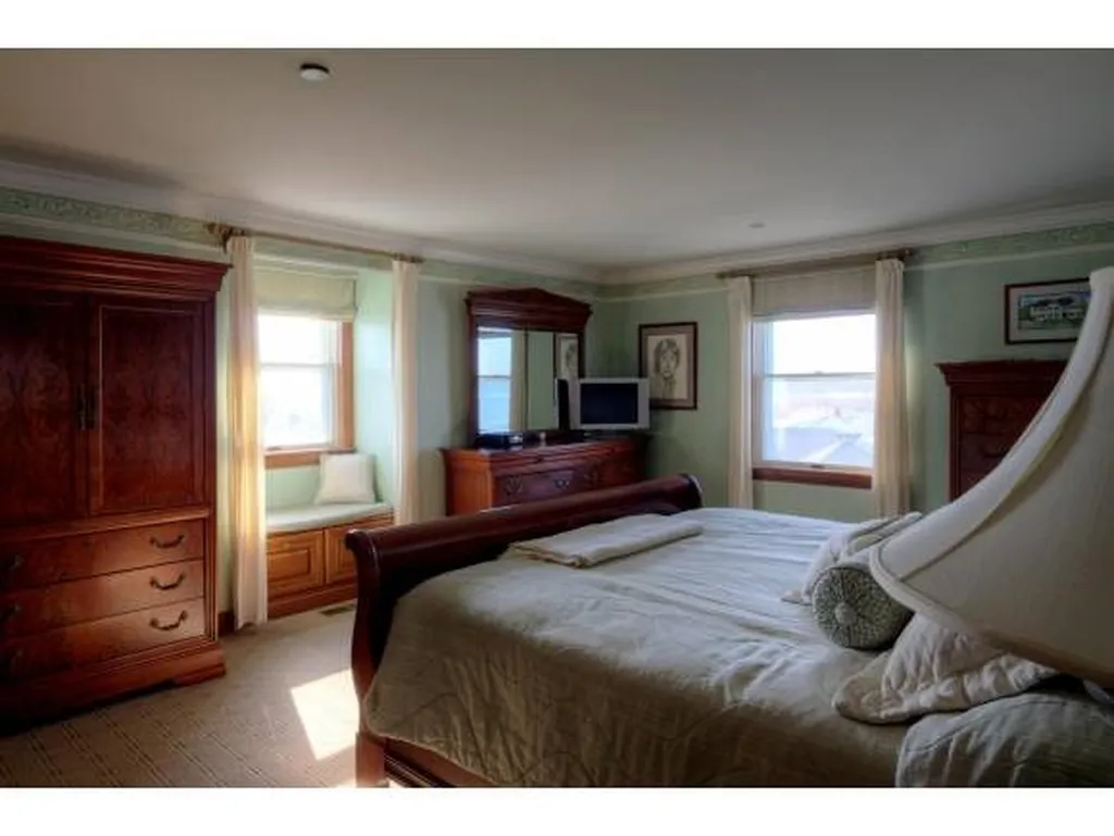 19 Dumas Avenue Hampton NH 03842