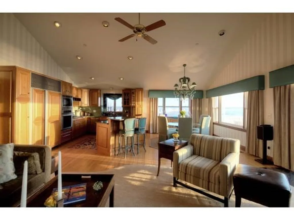 19 Dumas Avenue Hampton NH 03842