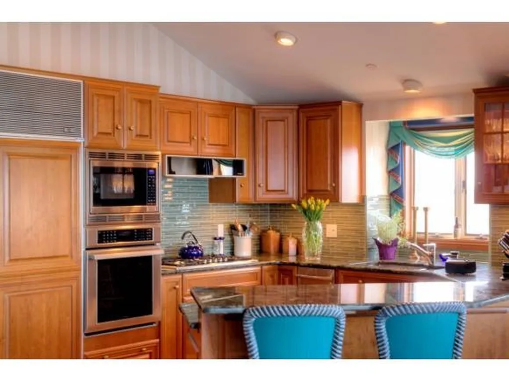 19 Dumas Avenue Hampton NH 03842