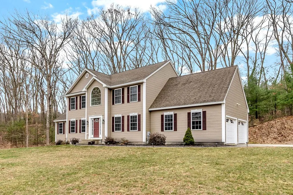 103 Lawrence Corner Road Pelham NH 03076