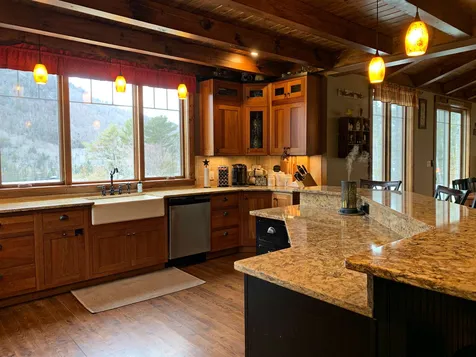 2453 Roy Mountain Road Barnet VT 05821