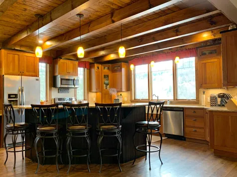 2453 Roy Mountain Road Barnet VT 05821