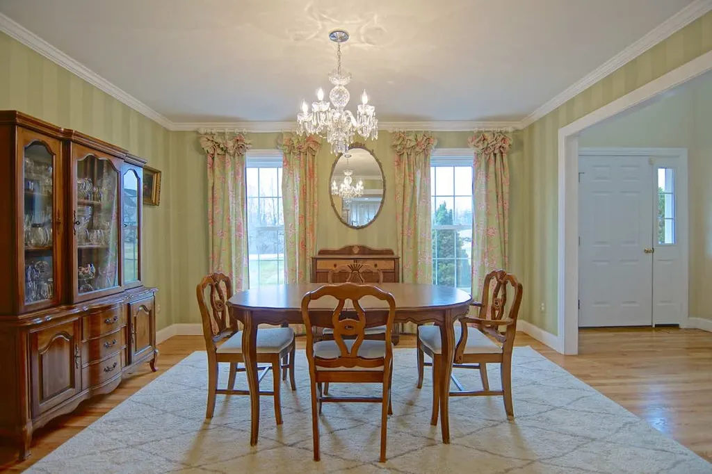 16 Easton Hill Lane Stratham NH 03885