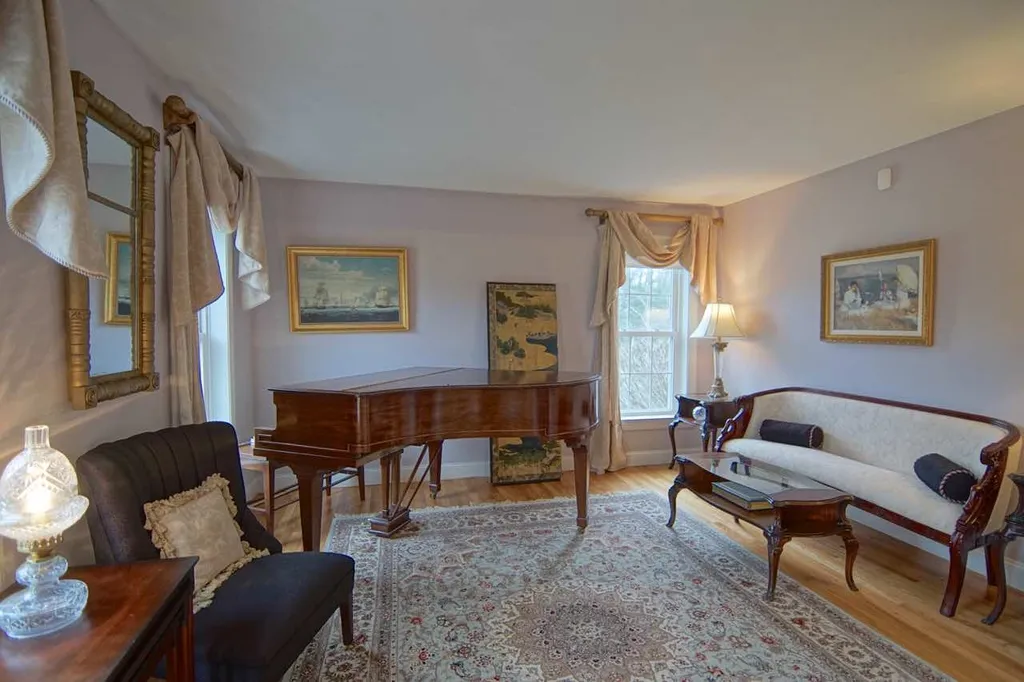 16 Easton Hill Lane Stratham NH 03885