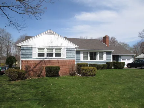 17 Crockett Street Rochester NH 03867