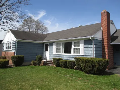 17 Crockett Street Rochester NH 03867
