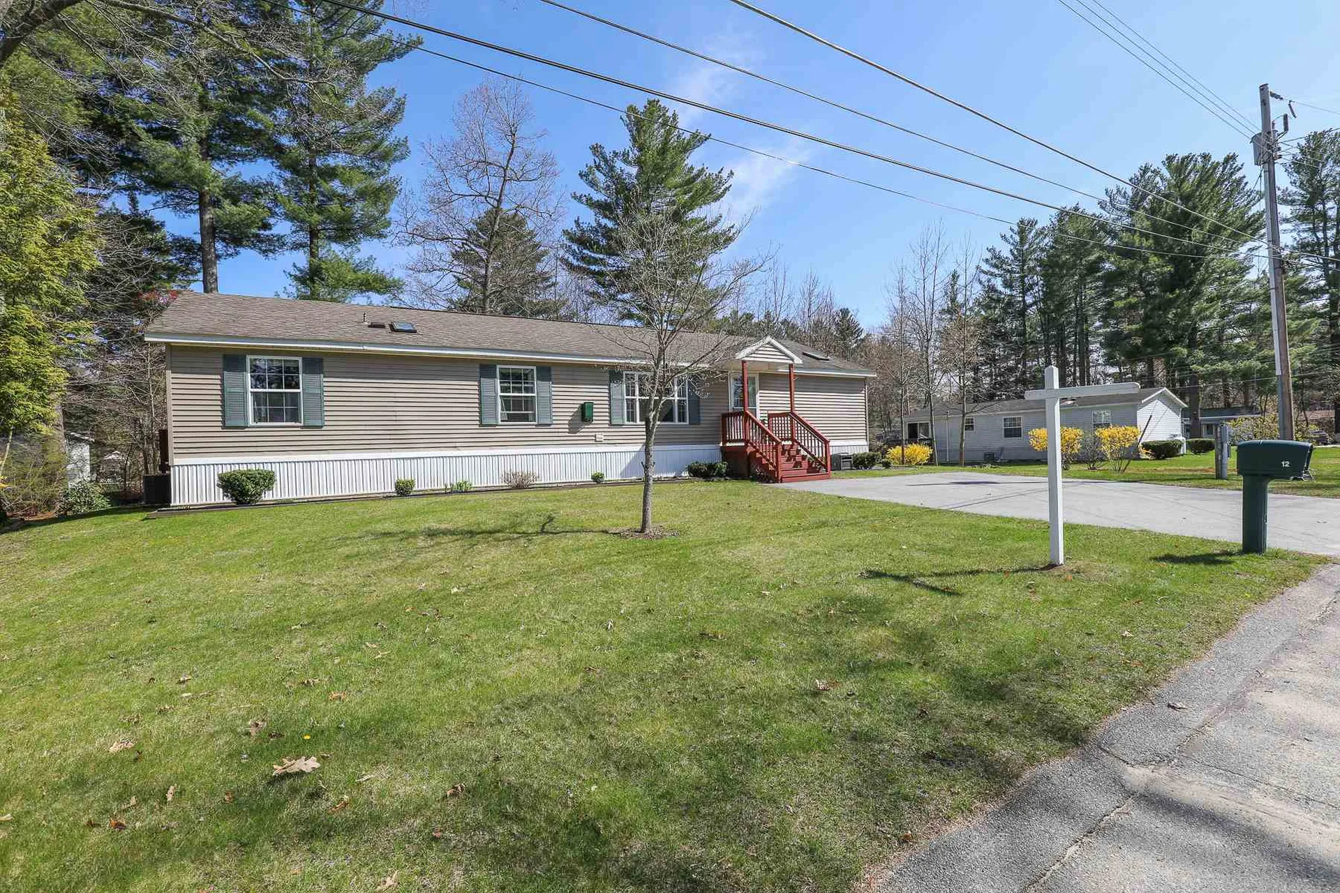 12 Cheryl Street Nashua NH 03062