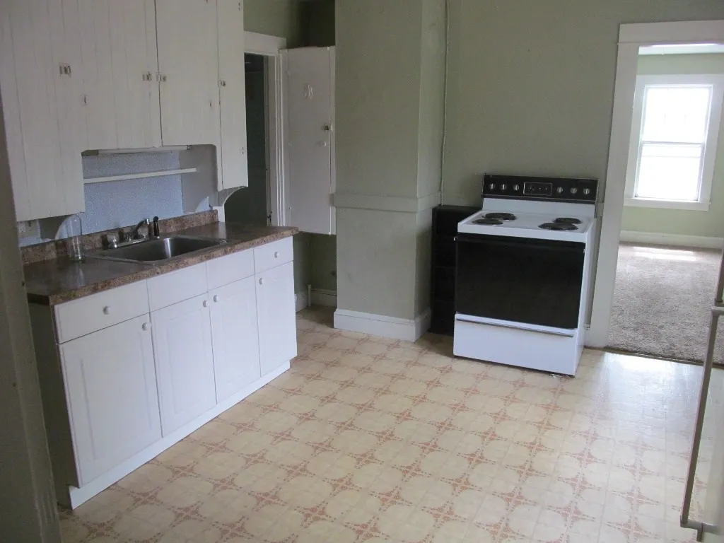 23 Lincoln Heights Claremont NH 03743