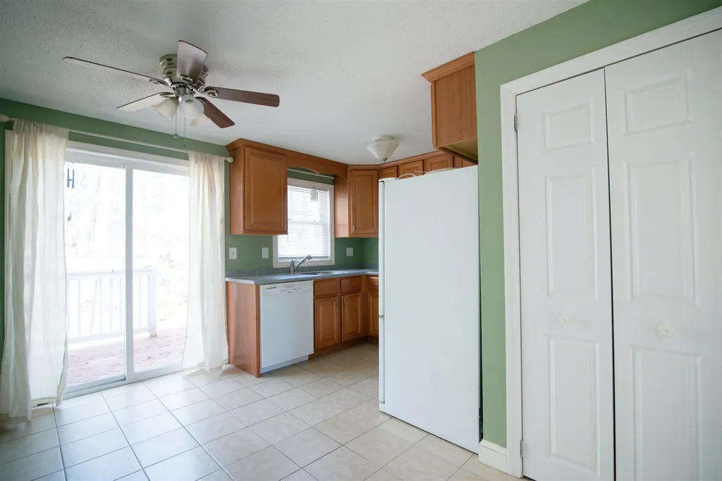 66 Preston Street Hillsborough NH 03244